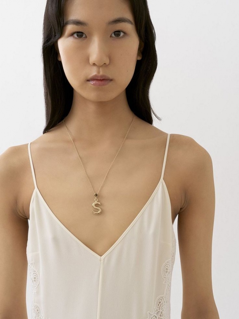 Chloe Alphabet With Pendant Halsband Guld | CHE-SR14337