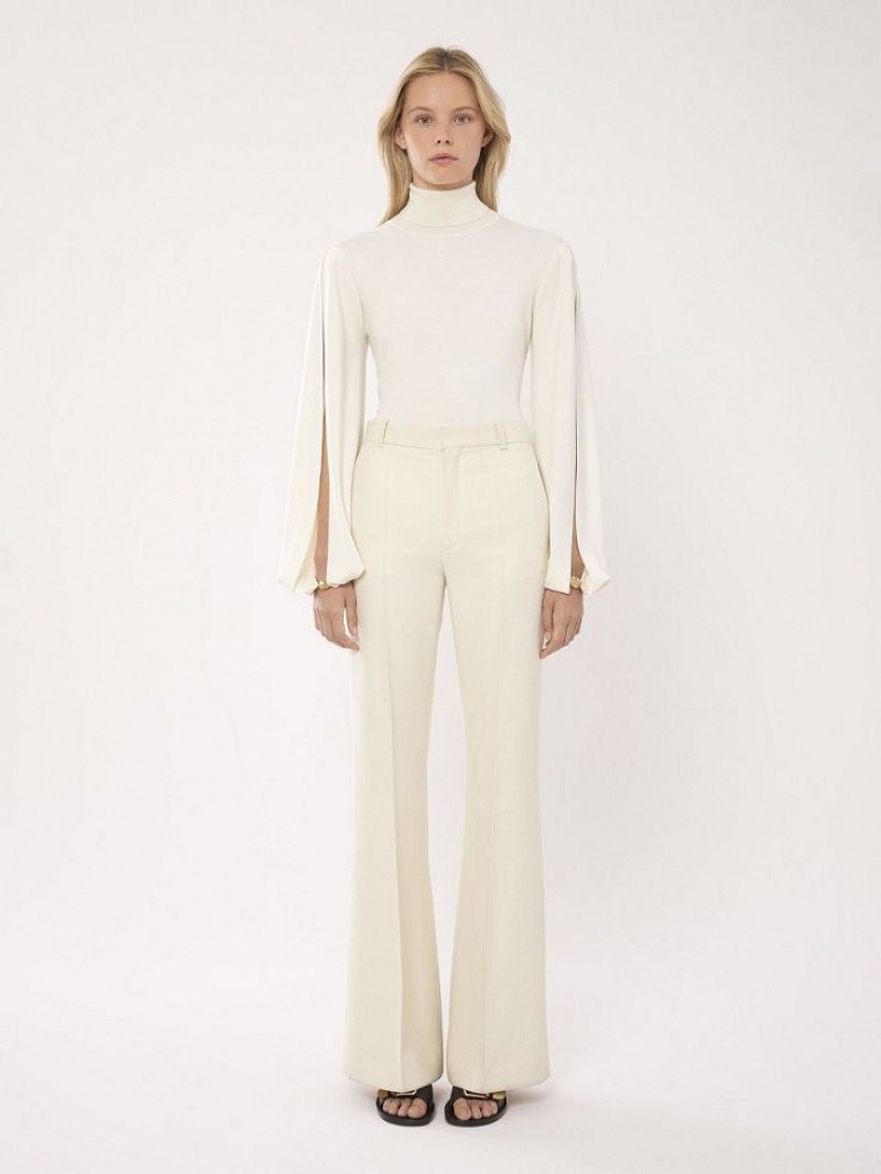 Chloe Fitted Mock-neck Stickat Vita | CHE-SR13958