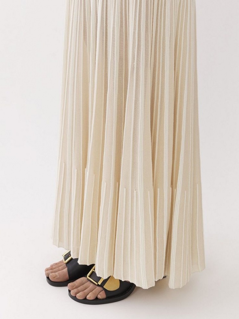 Chloe Flared Maxi Stickat Vita | CHE-SR13940